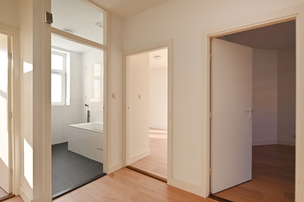 Medium property photo - Naarderstraat 131, 2574 PE Den Haag